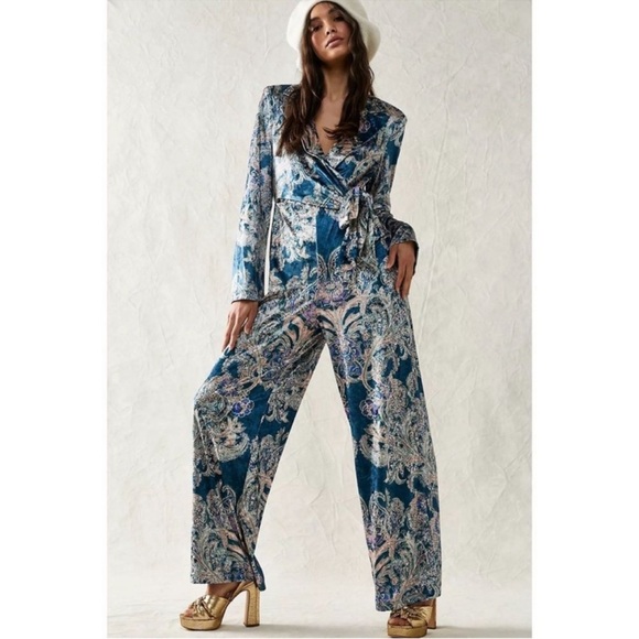 Free People Delphine Velvet Jumpsuit Floral Navy/Marin Size Small OB1579014 NWOT - Picture 1 of 11